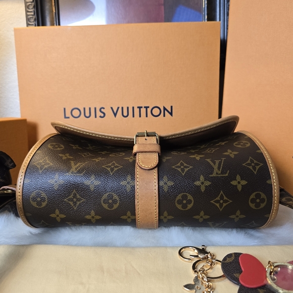 Louis Vuitton Monogram Marne Women's Shoulder Crossbody Bag ✨️ Vintage✨️ - Picture 6 of 17